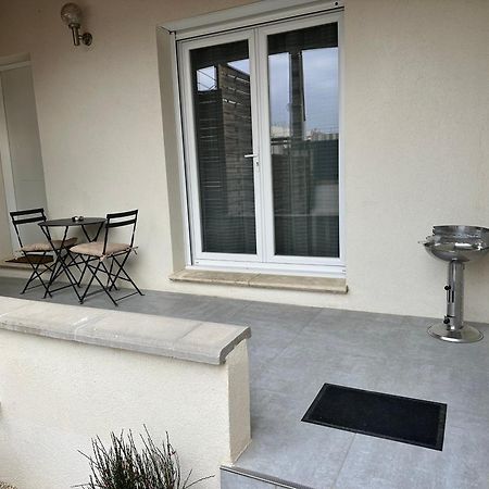 Appartement T2 Avec Terrasse Et Cour Cavaillon Zewnętrze zdjęcie