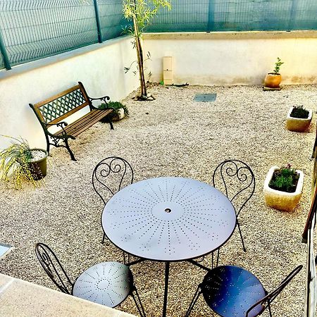 Appartement T2 Avec Terrasse Et Cour Cavaillon Zewnętrze zdjęcie