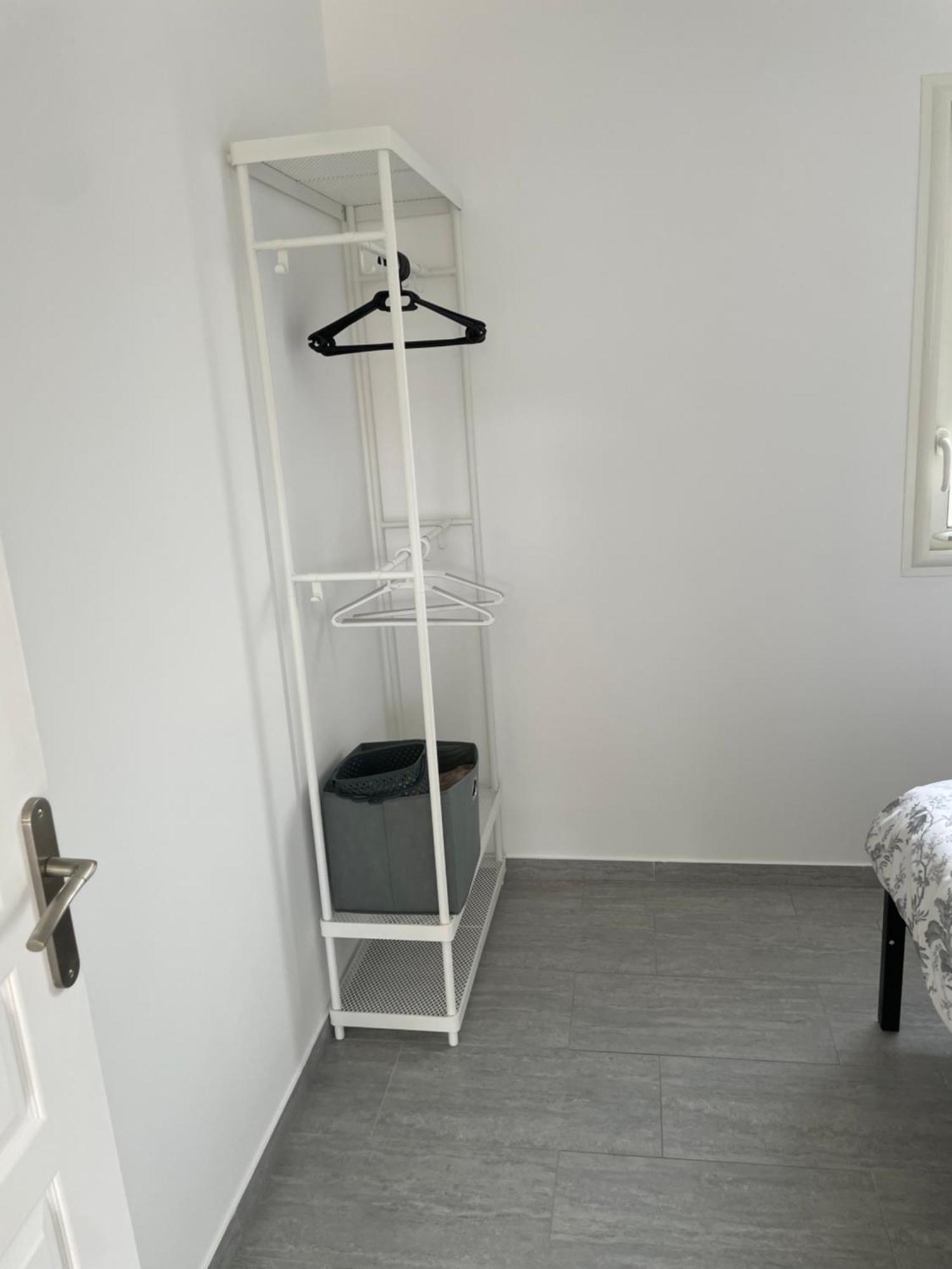Appartement T2 Avec Terrasse Et Cour Cavaillon Zewnętrze zdjęcie