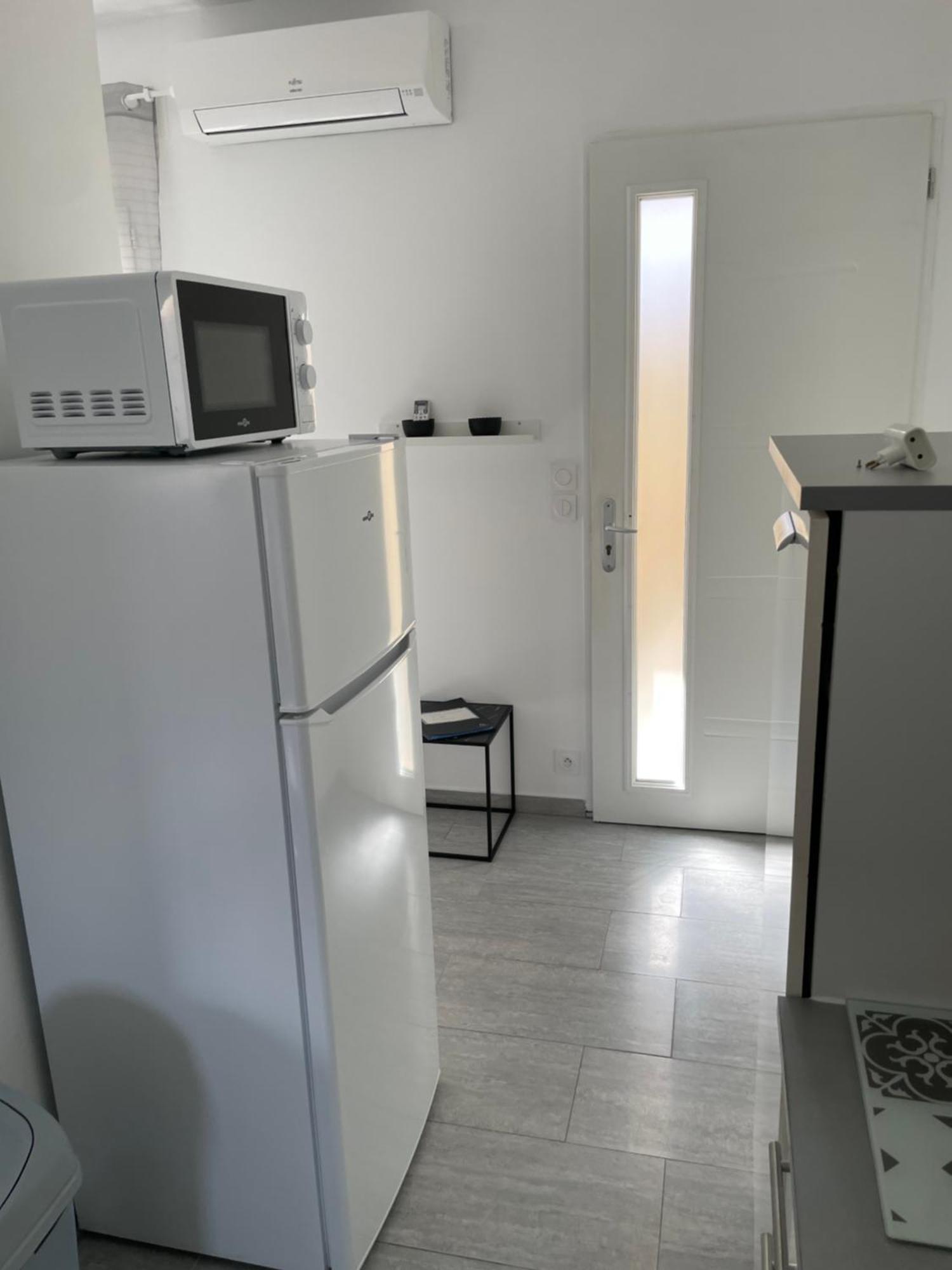Appartement T2 Avec Terrasse Et Cour Cavaillon Zewnętrze zdjęcie