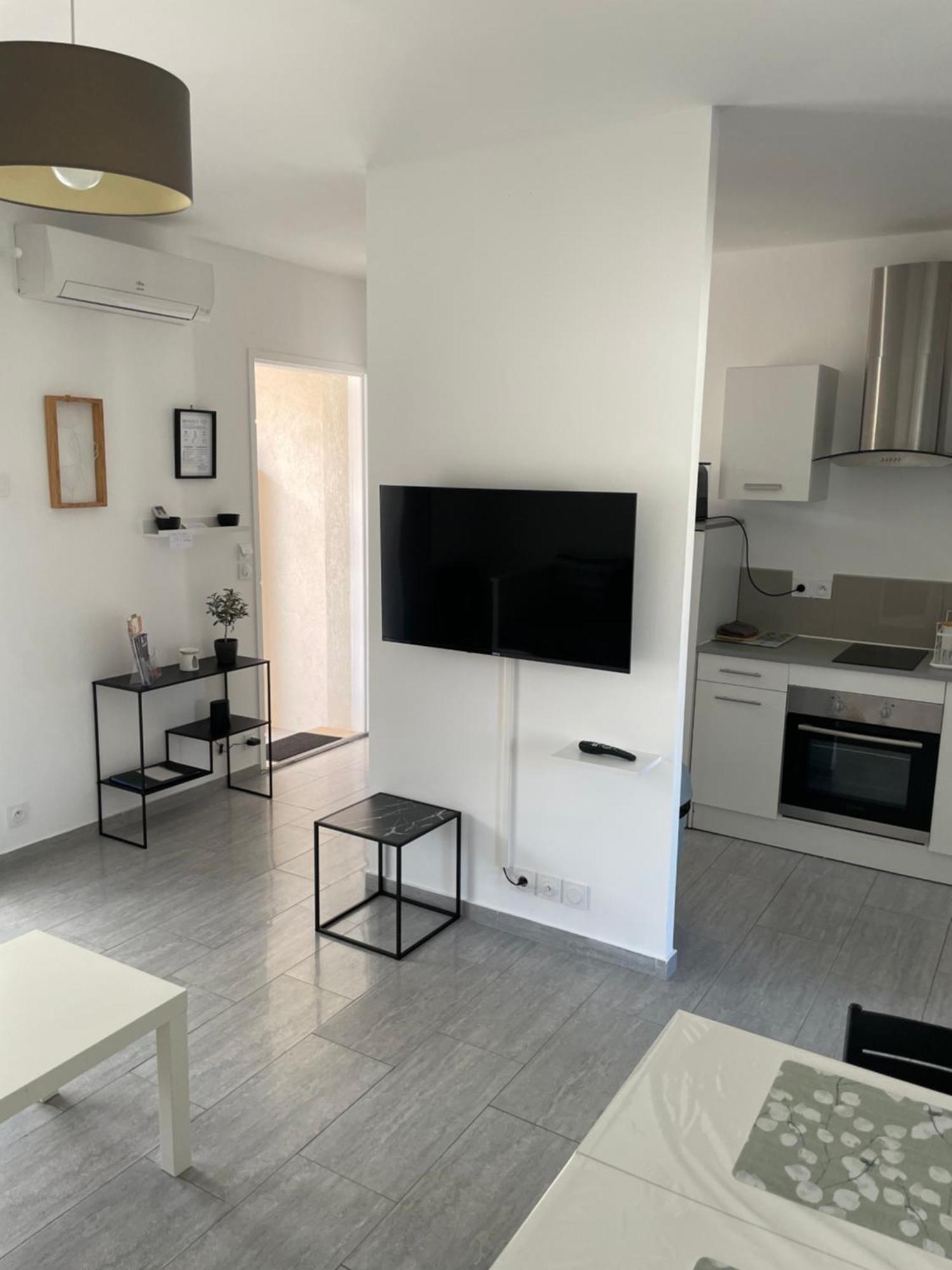 Appartement T2 Avec Terrasse Et Cour Cavaillon Zewnętrze zdjęcie