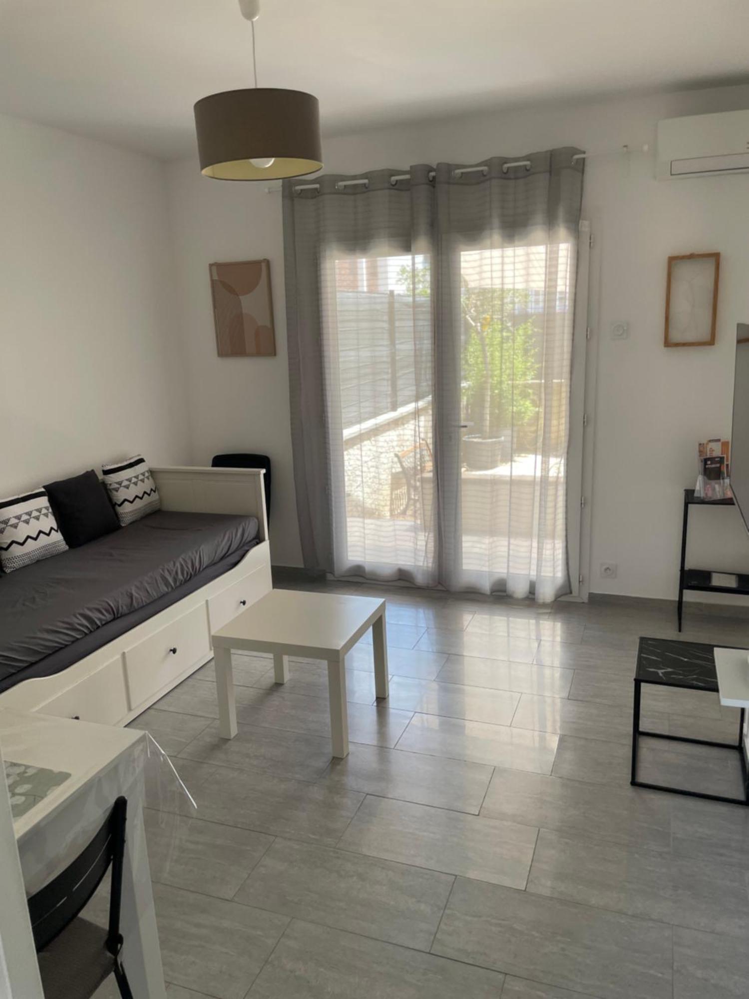 Appartement T2 Avec Terrasse Et Cour Cavaillon Zewnętrze zdjęcie