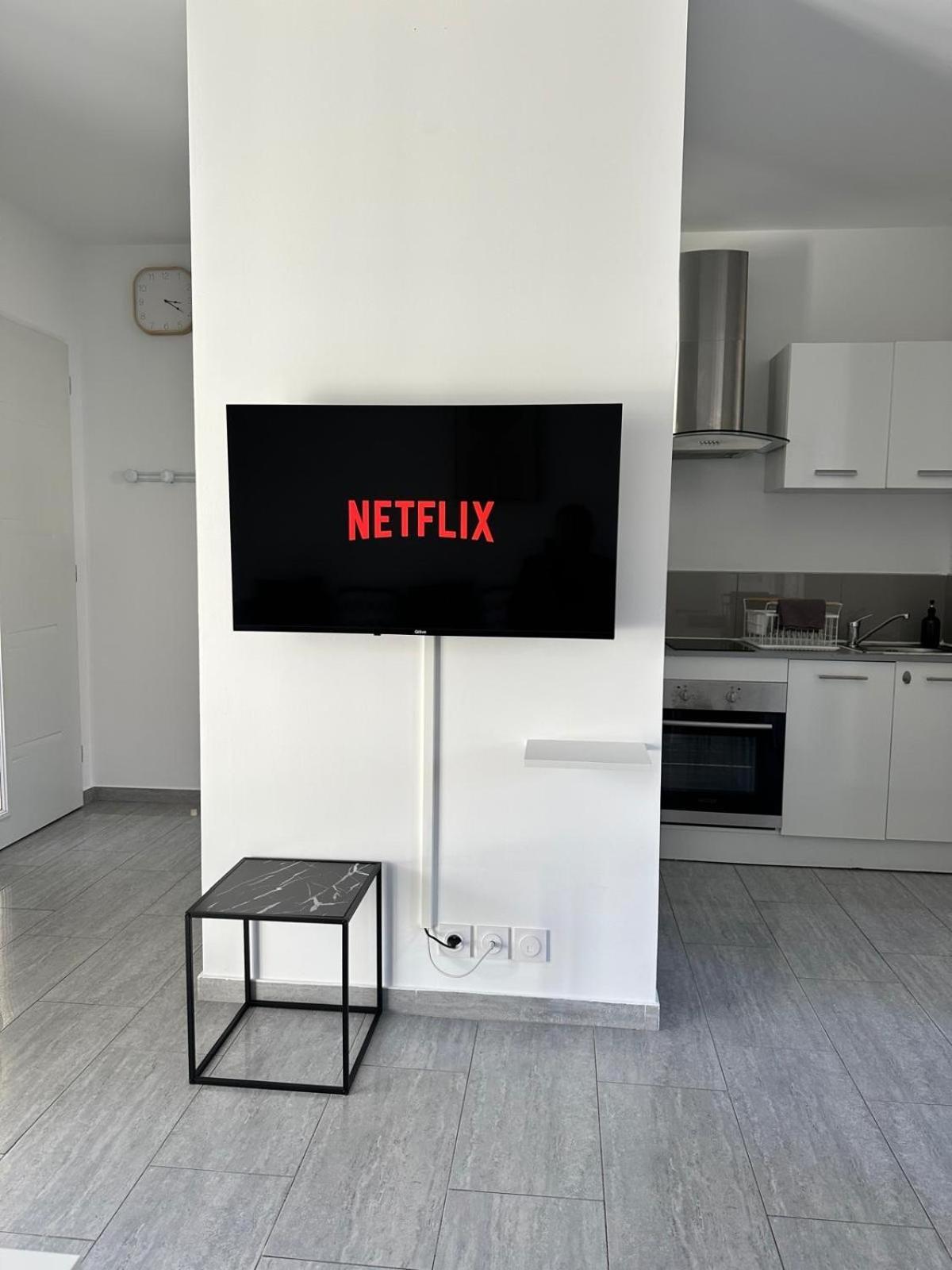 Appartement T2 Avec Terrasse Et Cour Cavaillon Zewnętrze zdjęcie