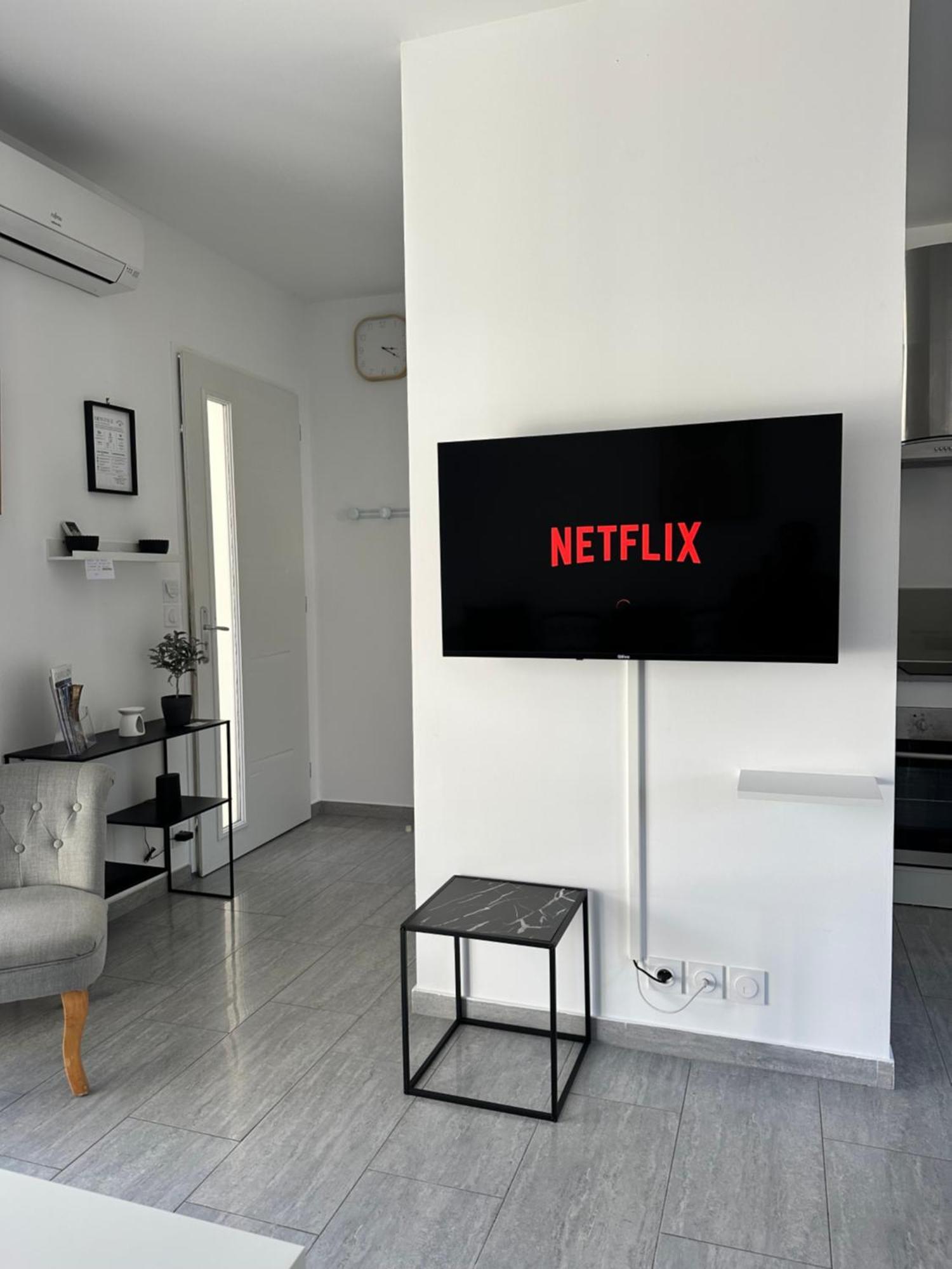 Appartement T2 Avec Terrasse Et Cour Cavaillon Zewnętrze zdjęcie